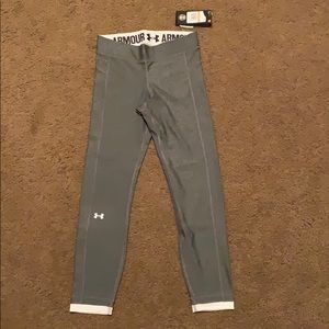 Gray cropped Under Armour leggings
